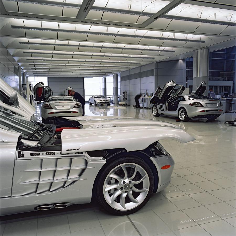  Mercedes-Benz SLR McLaren 2003 года  (фото 2 из 319)